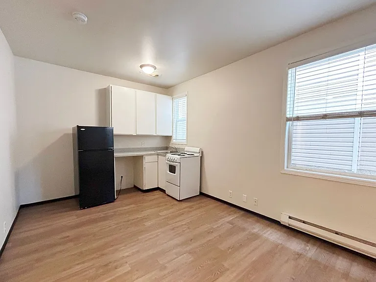 Ludlow Apartments — Photo 21