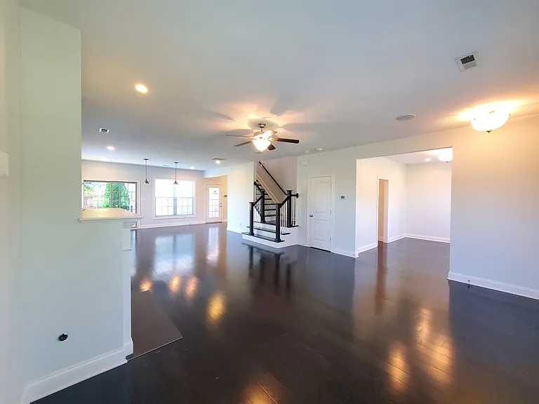 3260 Beacon St — Photo 6