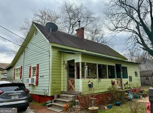 61 Chestnut St, Commerce, GA 30529