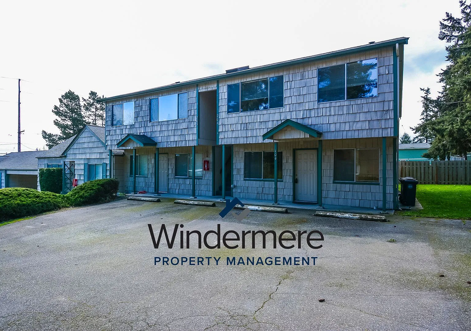 M1548: 865 N Oak Harbor St — Photo 1