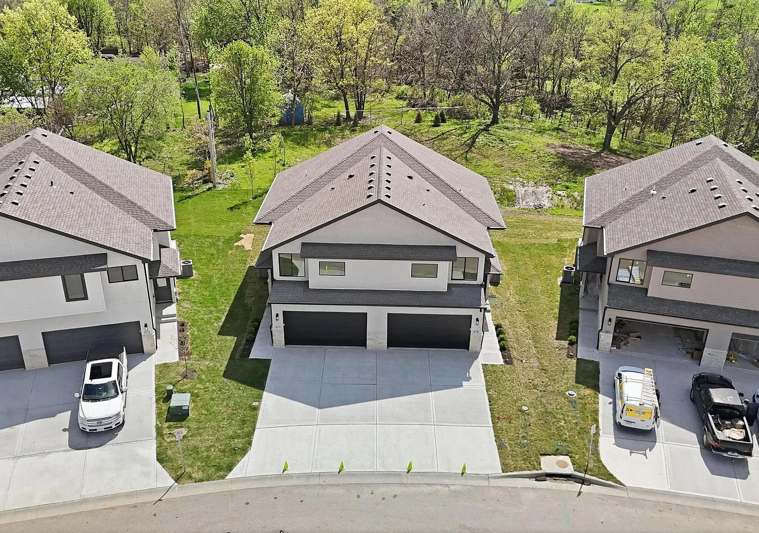 Spacious 3-Bedroom Home In Desirable Lee's Summit-Brand New — Photo 4