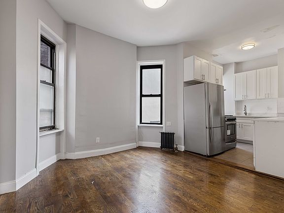 3rd image of 454 W 22nd St #A5b