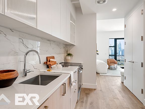 5th image of 69 Adams St #15J