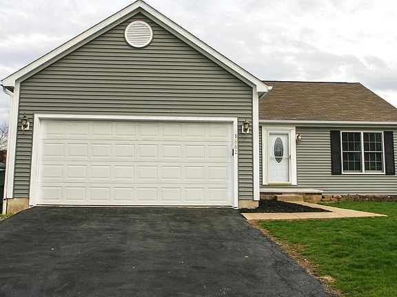 2nd image of 1882 Winding Hollow Dr