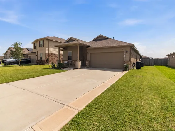 411 Walnut Branch Dr, Baytown, TX 77523