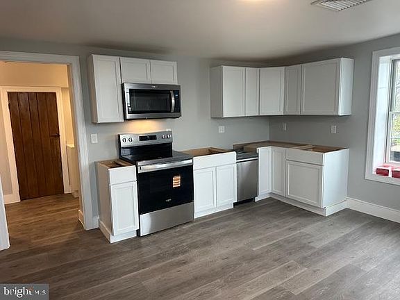 3rd image of 2651 N Reading Rd