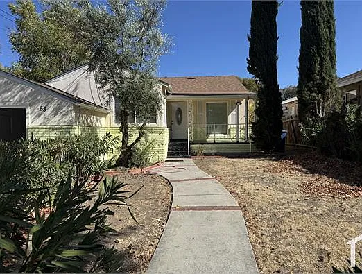3 bed, 1368 sqft, $3,200 — Photo 2
