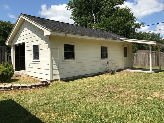 3rd image of 2902 Myatt Ln