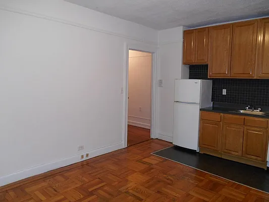 Rented by PMG Real Estate  | media 13