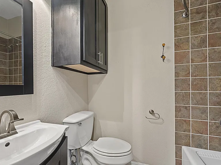 1114 Ruea St — Photo 18