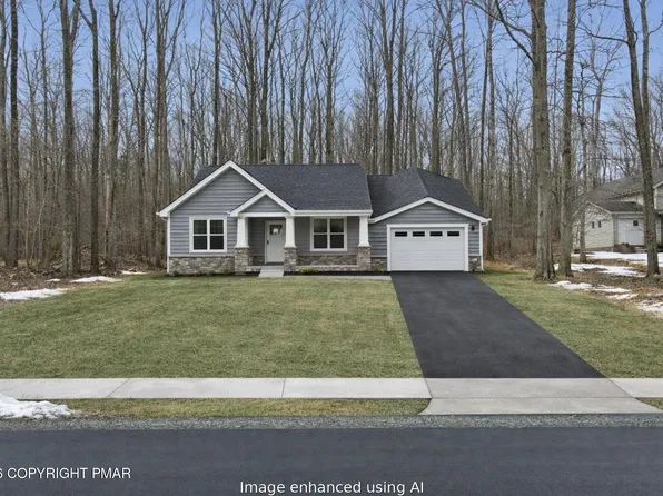 37 Lyman Ln, Gouldsboro, PA 18424