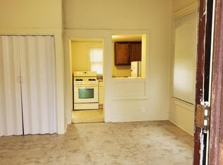 912 W Stephenson Studio, Freeport, IL 61032
