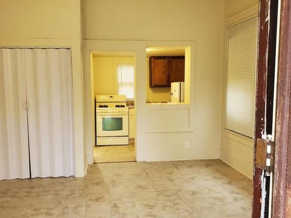 912 W Stephenson Studio