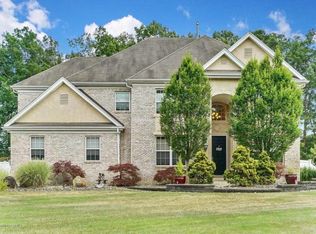 17 Greenwich Dr, Jackson, NJ 08527