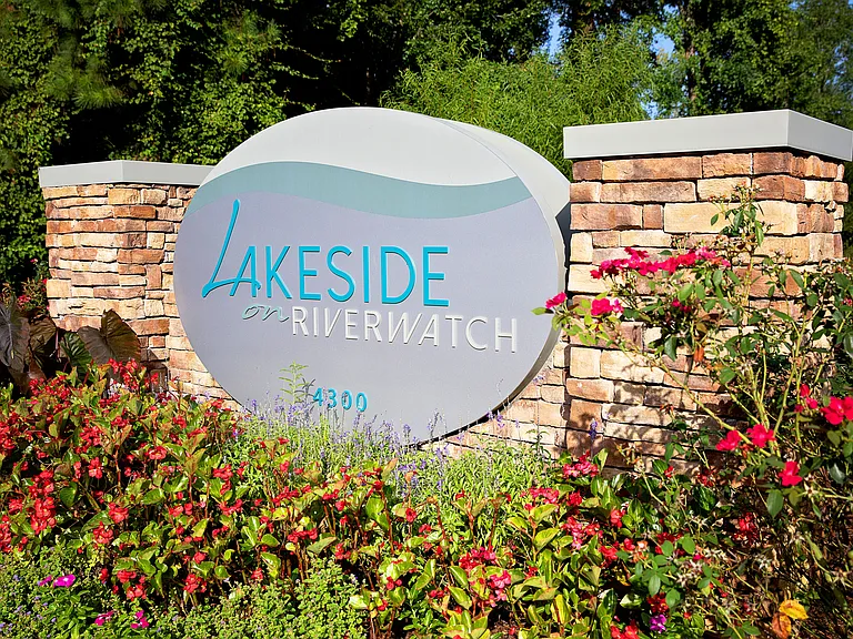 Lakeside on Riverwatch — Photo 17