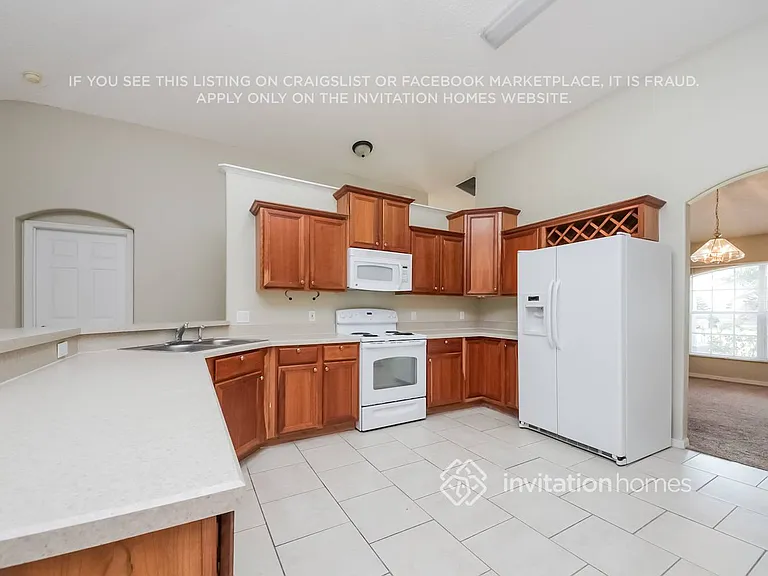 310 Sherborne Ln — Photo 6
