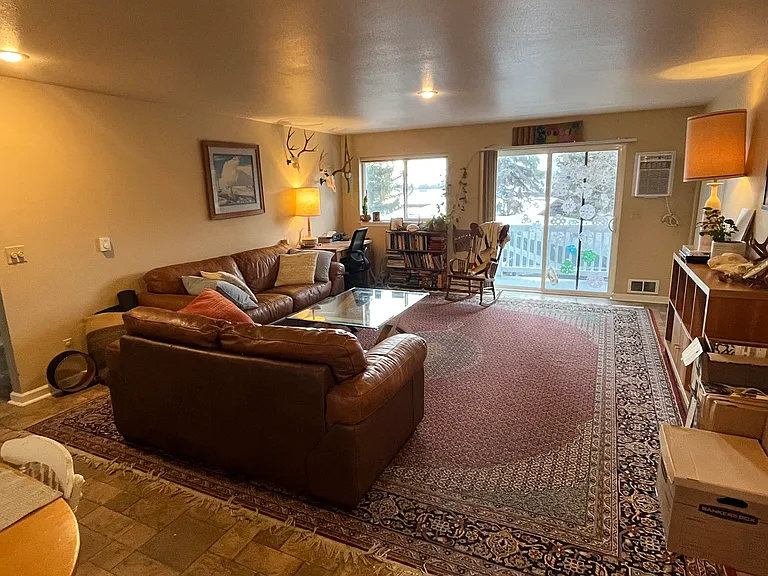 2035 Lakeshore Dr — Photo 7