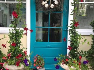 10 Pawson Rd, Branford, CT 06405