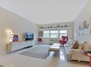 22 Riverside Dr APT D10, Cranford, NJ 07016