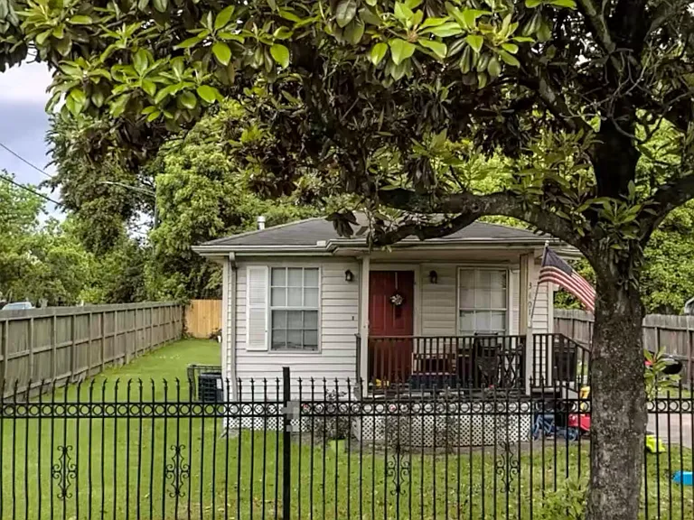 3401 Milbrad St — Photo 1