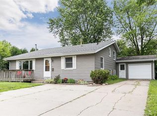 155 Edgewood Rd NW, Cedar Rapids, IA 52405