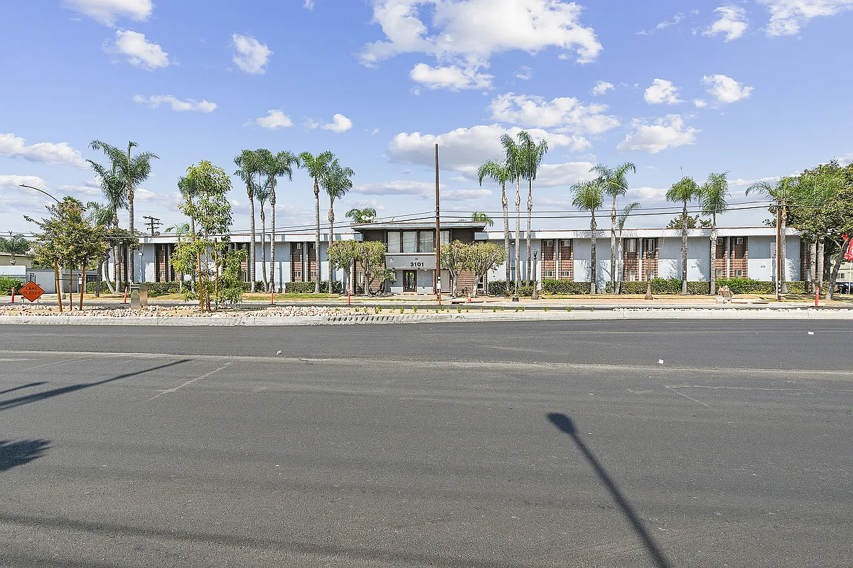 Building View - Westland @ Artesia