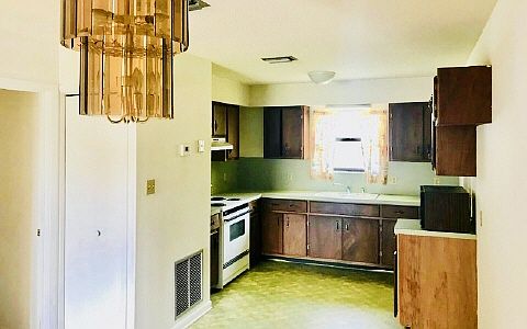 3rd image of 609 NW Galloway Pl