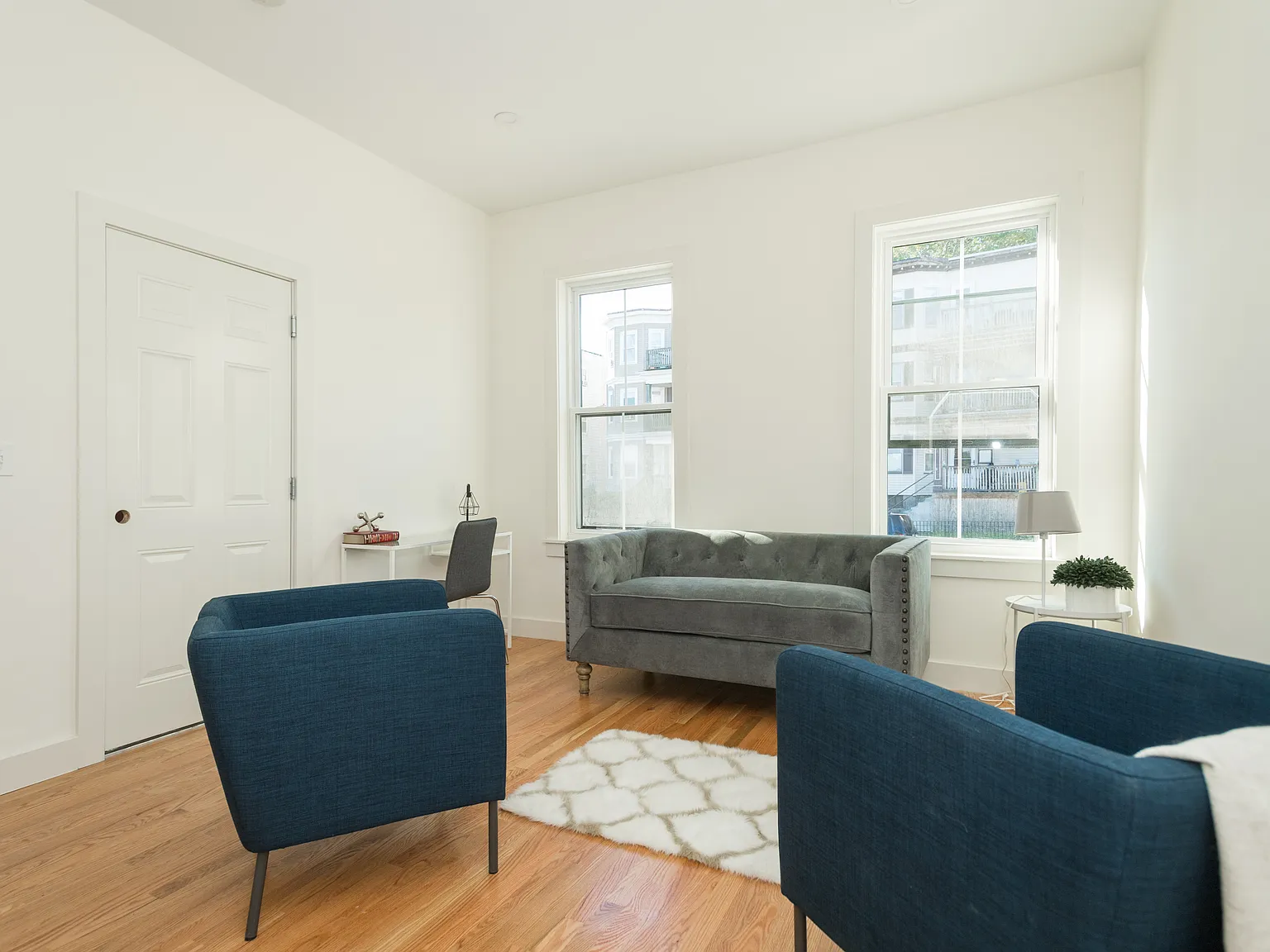 1 bed, 575 sqft, $2,400 — Photo 1