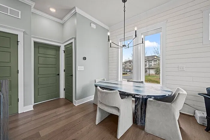3 bed, 3.5 bath, 2027 sqft, $2,850 — Photo 3