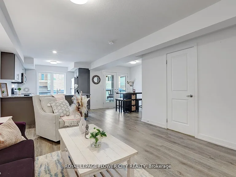 205 W Oak Trl #16 — Photo 24