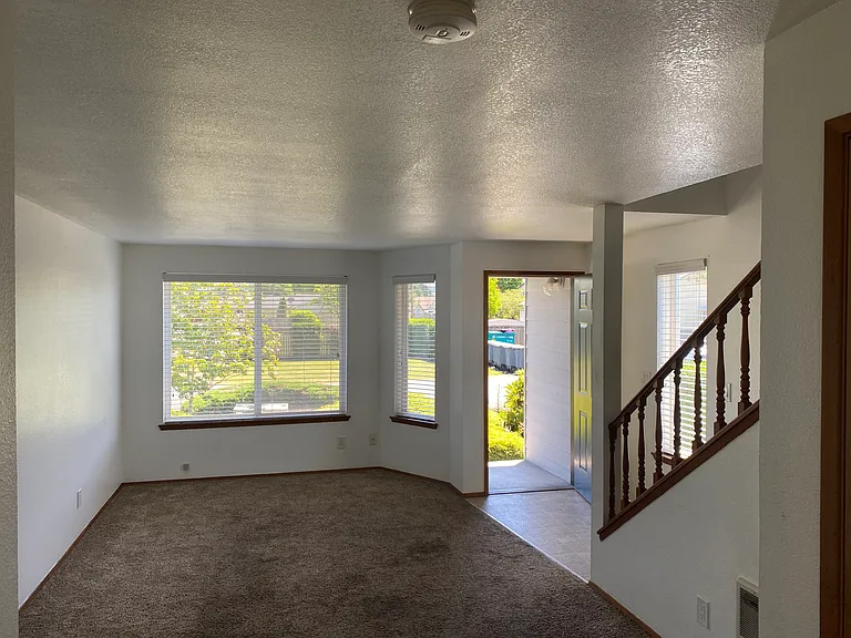 121 Kensington Ave SW #3 — Photo 4