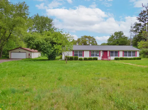 72302 County Road 376, Covert, MI 49043