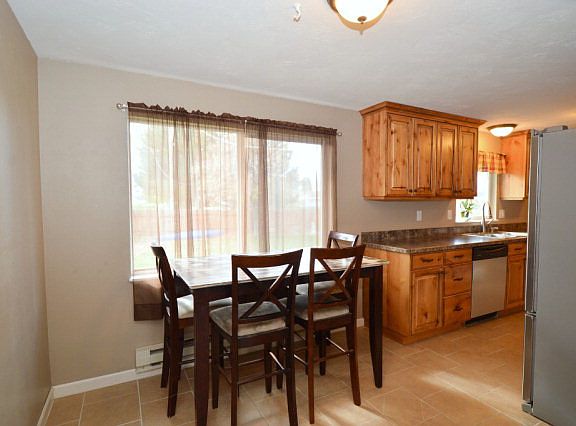 4th image of 3770 E Geneva Dr