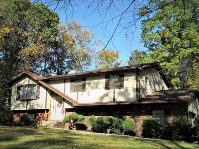291 Whispering Hills Dr, East Stroudsburg, PA, 18301
