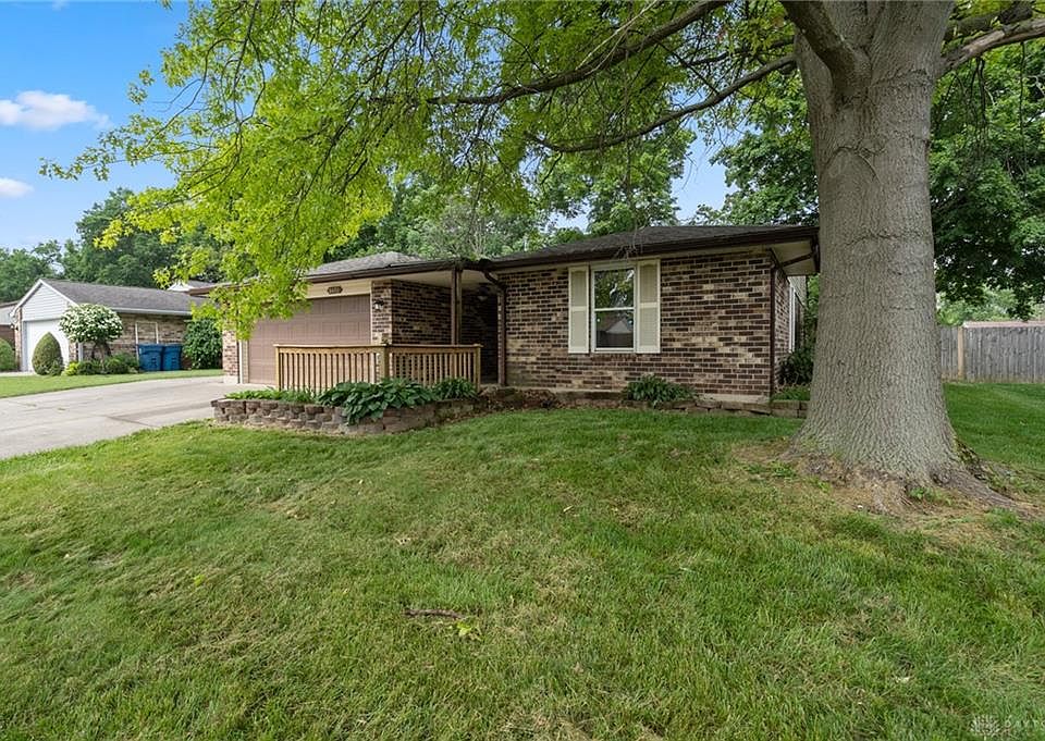 1st image of 8471 Pinegate Way