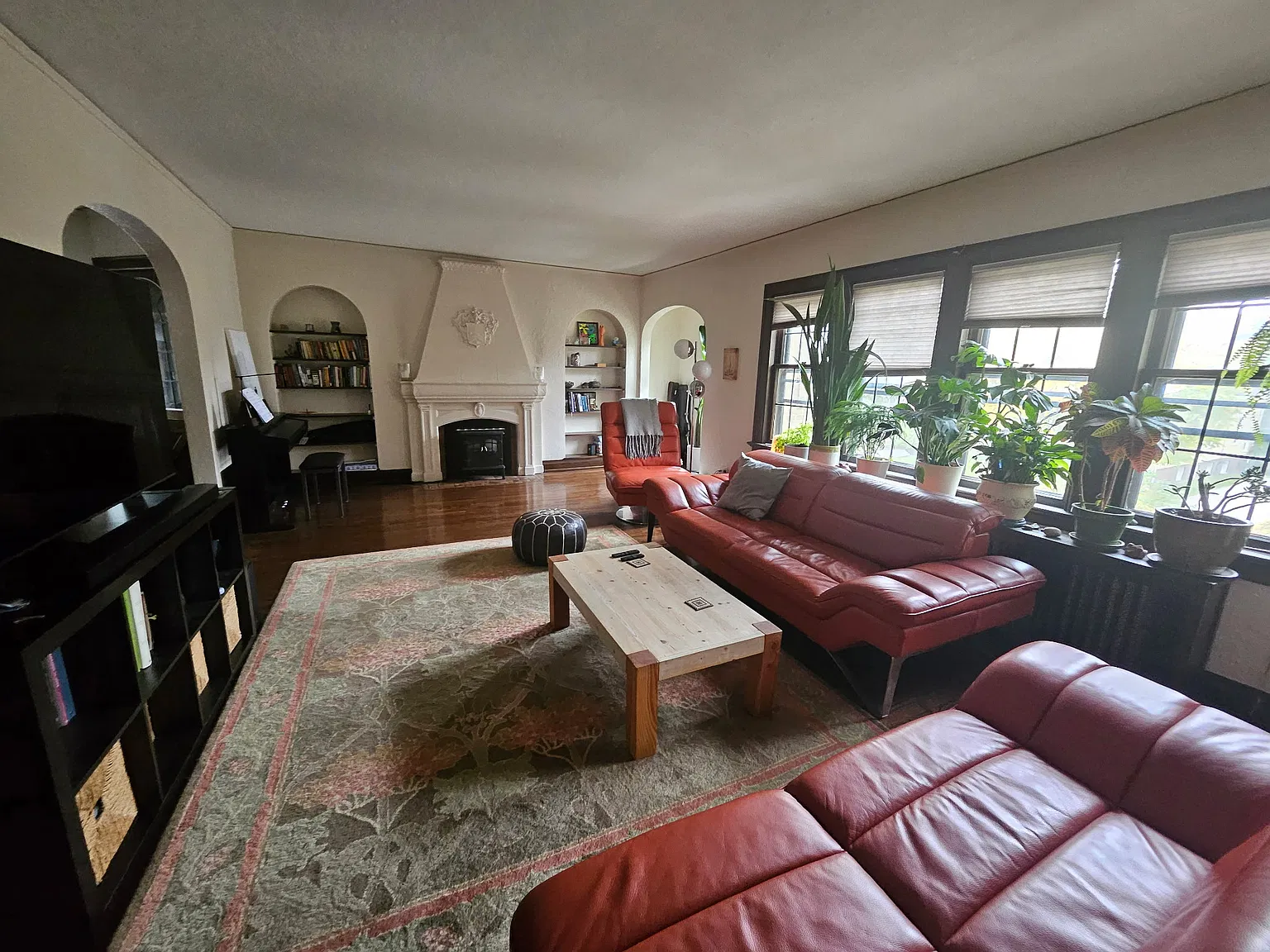 3 bed, 1900 sqft, $1,950 — Photo 4
