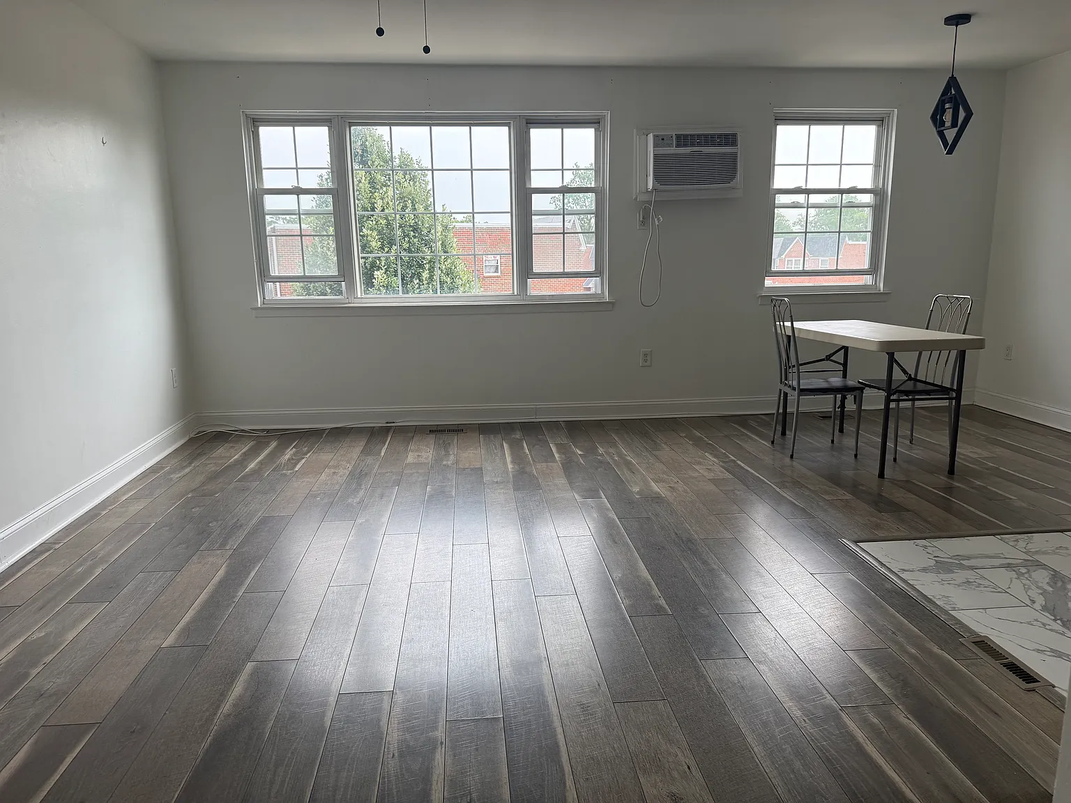 2 bed, 950 sqft, $1,500 — Photo 4