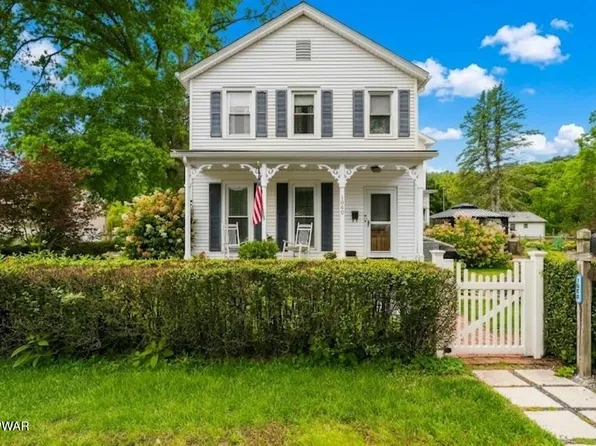1000 1st St, Matamoras, PA 18336