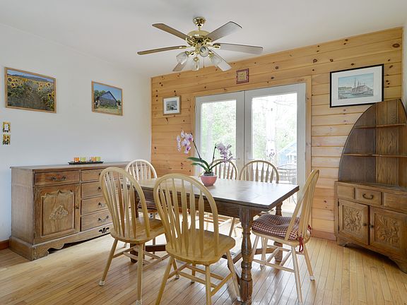 Dining Area overlooking Deck