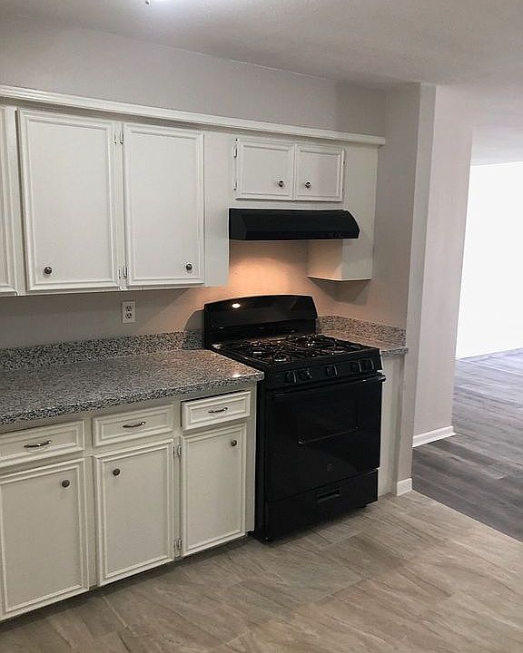 2nd image of 6822 Wellwood Ct