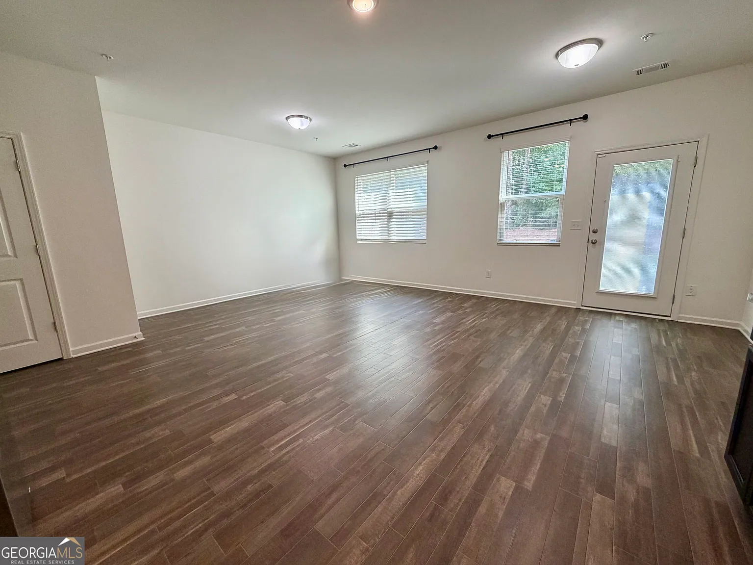 2 bed, 2.5 bath, 1589 sqft, $2,500 — Photo 3