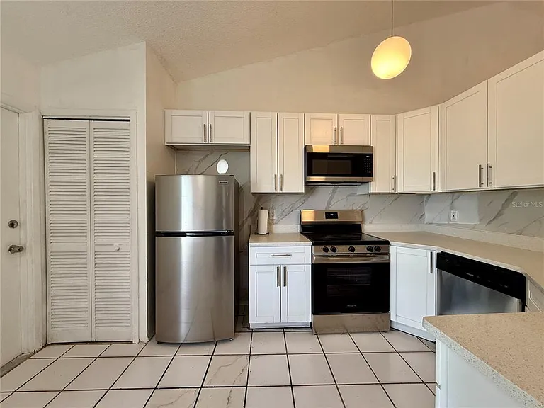6521 Garden Spring Ct — Photo 5