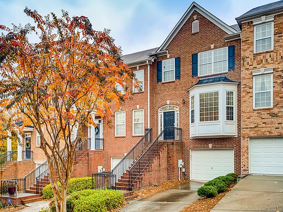 5th image of 413 Iona Abbey Ct SE #7