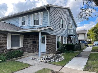 790 Leicester Rd, Elk Grove Village, IL 60007