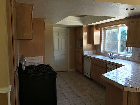 kitchen with breakfast nook