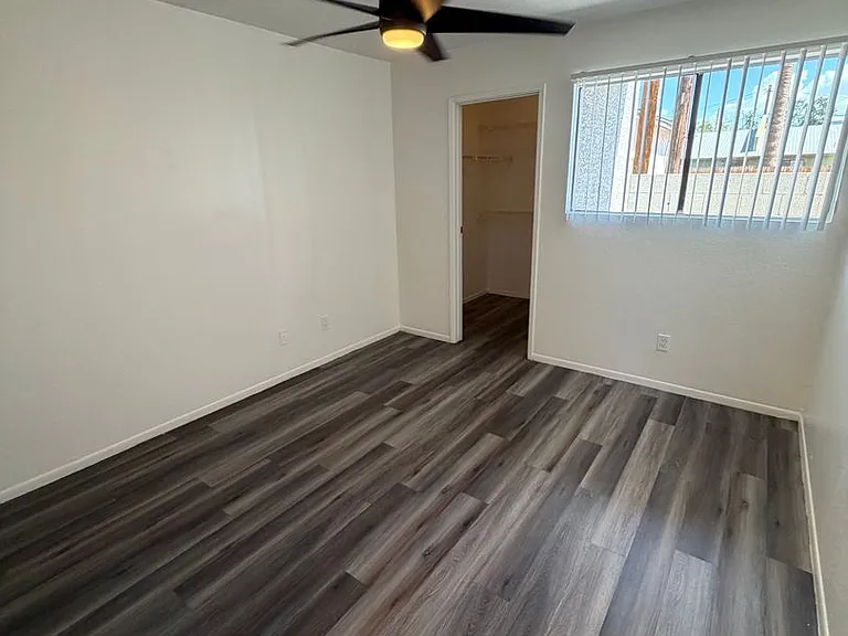 4145 N Longview Ave — Photo 6