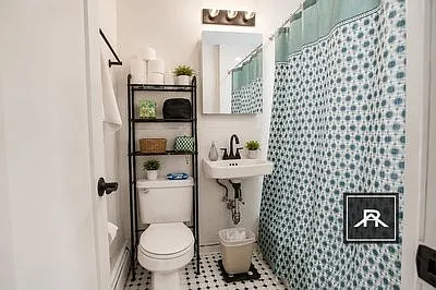 903 Beacon St #6A — Photo 3