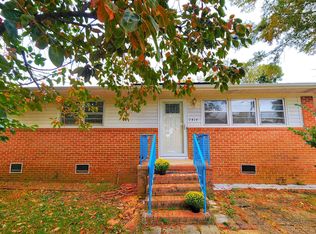 2414 Buckingham Rd, Burlington, NC 27217