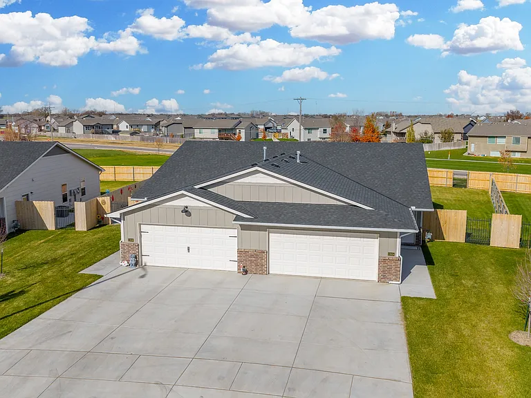 11828 W Graber Ct #100 — Photo 1