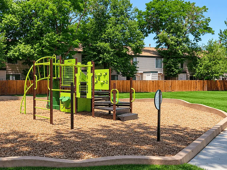 Meadow Lark Apartments — Photo 26